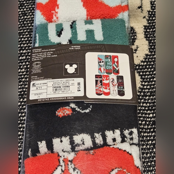 Nightmare Before Christmas Set of 7 Cozy Socks - Picture 5 of 6